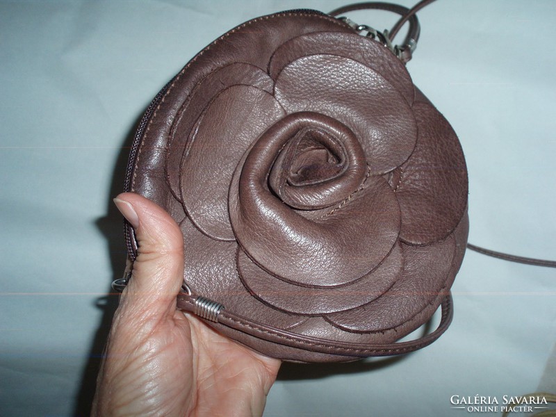 Vintage Italian leather shoulder bag