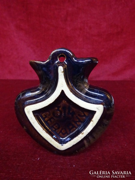 German porcelain heart-shaped wall flower holder, size 9.5 x 9.5 cm. He has!