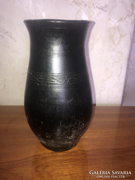 Régi váza (sérült)