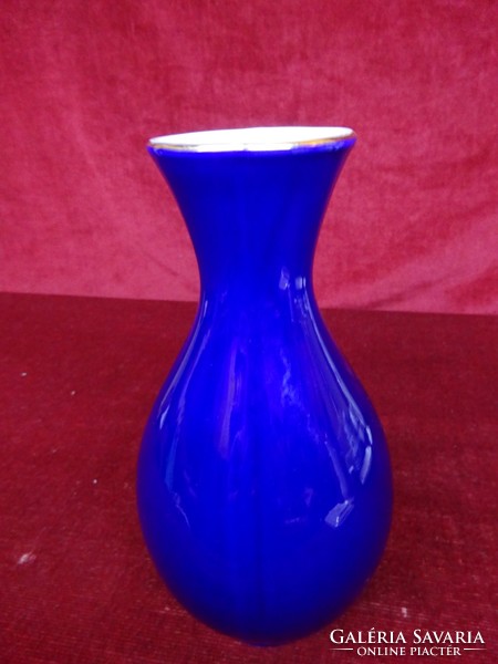 Cobalt blue Japanese vase, 19 cm high. So far she was in the showcase, beautiful. He has!