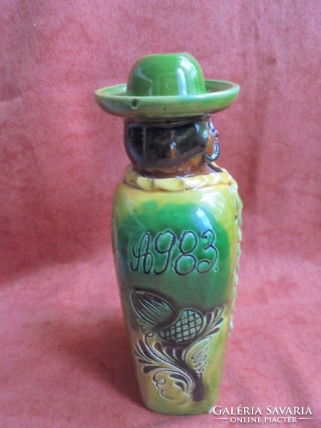 HMV figurális kerámia butella 