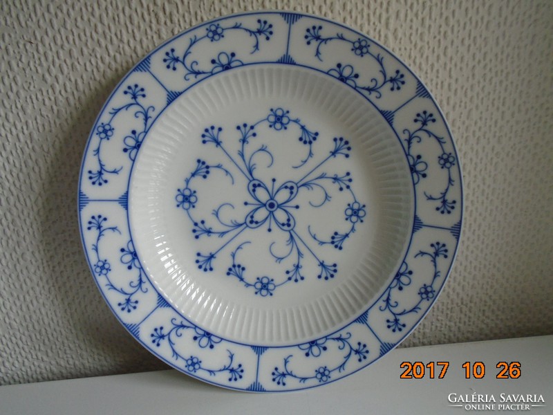 Meissen immortelle pattern echt cobalt ribbed deep plate kaiser w.Germany