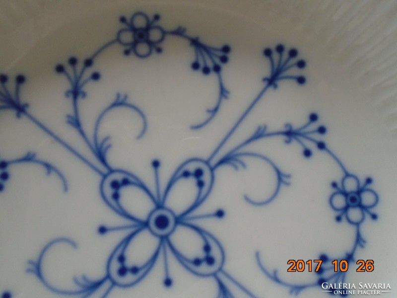 Meissen immortelle pattern echt cobalt ribbed deep plate kaiser w.Germany