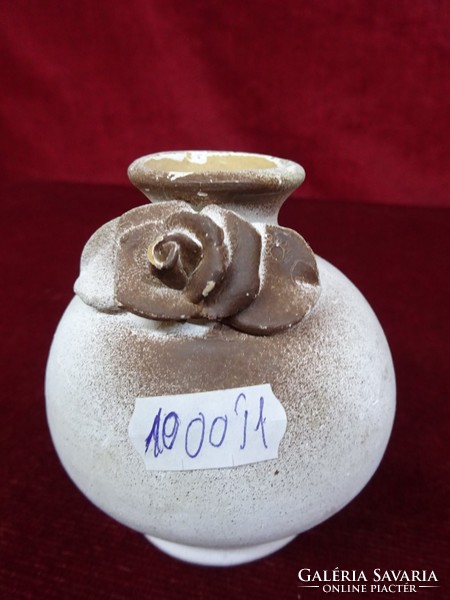 Rose patterned ceramic vase, height 8.5 cm. He has!