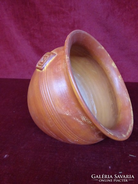 Ceramic pot, height 14 cm, top diameter 17.5 cm. He has!