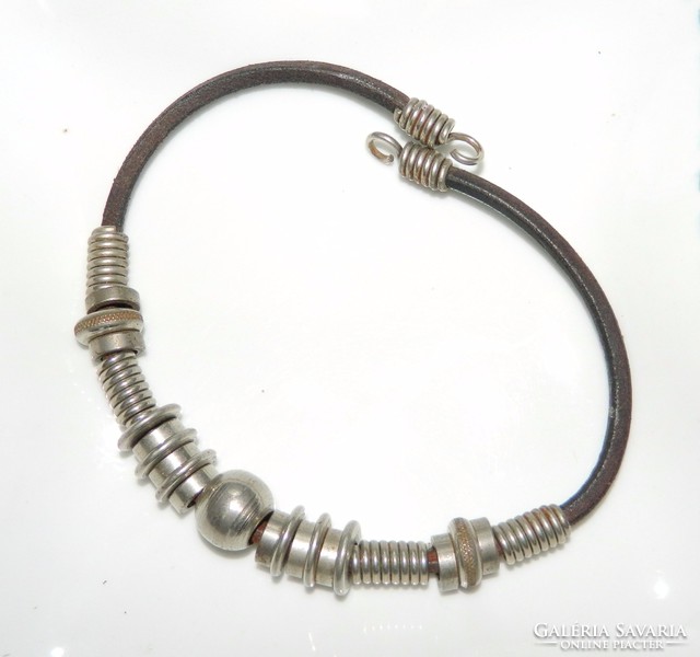 Leather and stainless steel necklace