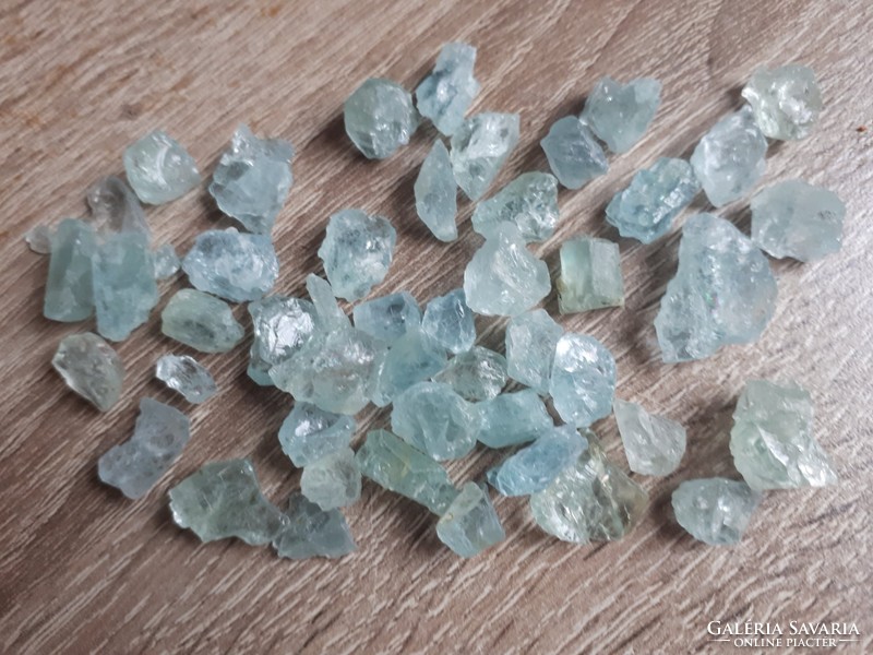Top quality Afghan raw aquamarine 80 carats in bulk