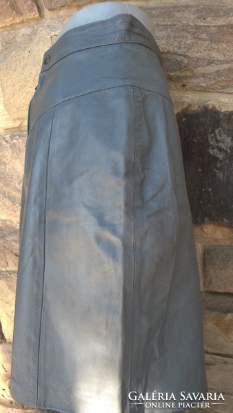 Leather skirt s-m almost new condition