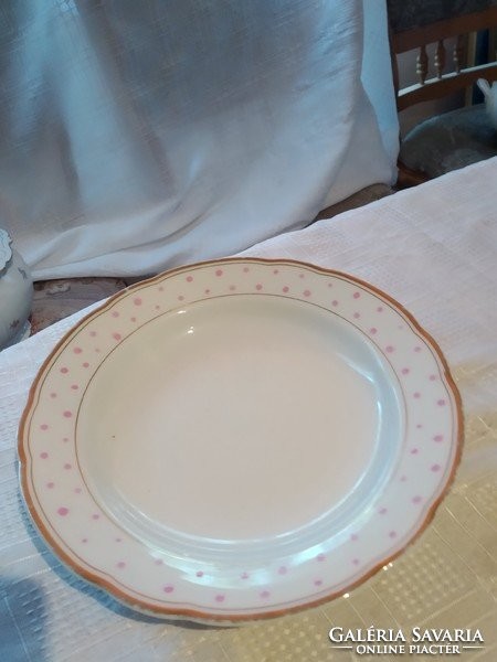 Unique spotted plate with kahla