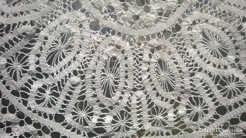Beautiful round ribbon-crocheted tablecloth, diameter 70 cm