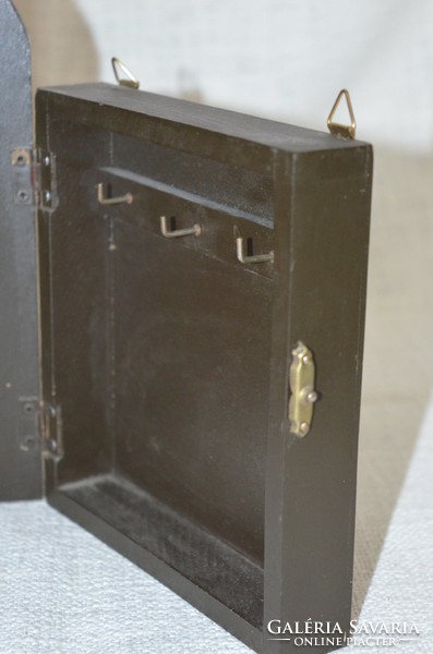 Kulcstartó kis szekrény  ( DBZ 00109 )
