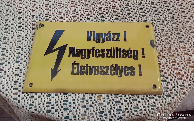 High voltage warning sign (larger size)