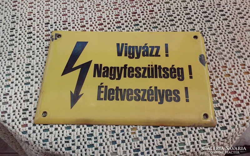 High voltage warning sign (larger size)