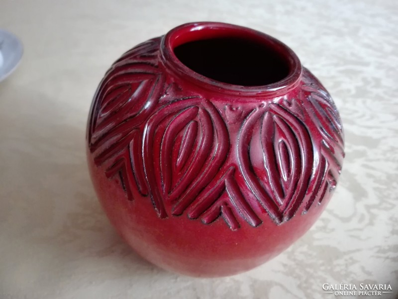 Italian ceramic vase, 12 cm high