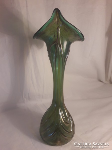 Vaclav Stepanek JELZETT üveg váza Loetz stílusú - Jack in the Pulpit - nagy méretű, zöld arany színű