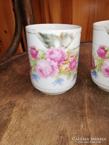 Beautiful rosy, rose patterned mugs, collectible rare pieces, beautiful handles, collection