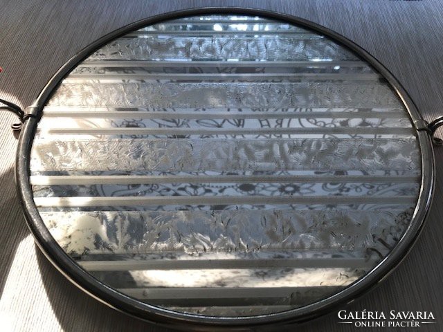 Art deco tükrös tálca bakelit fogantyúval, 28 cm átmérő, 36 cm fogantyúval