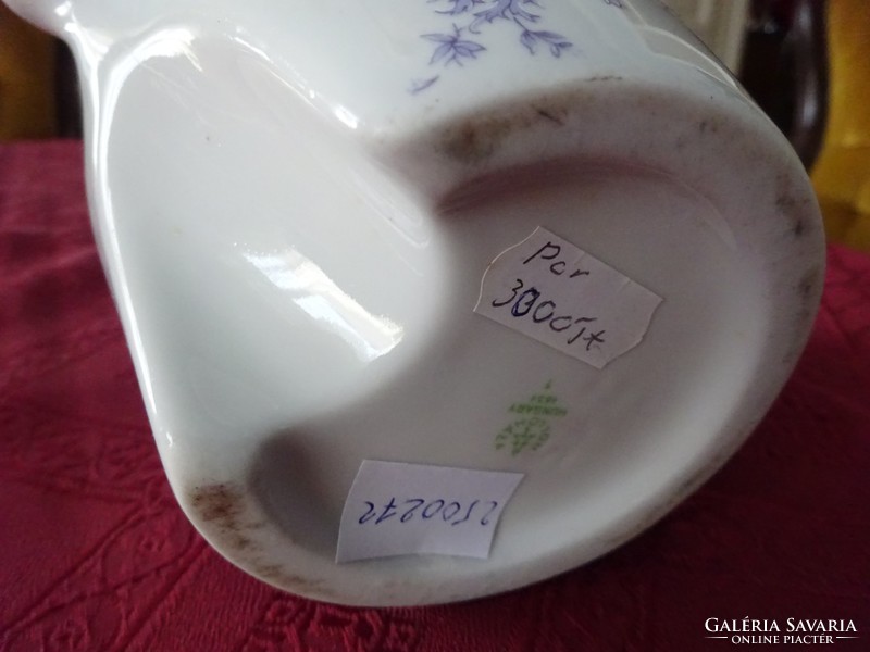 Hollóház porcelain coffee pourer with flower pattern. 215 / B, no top. He has!
