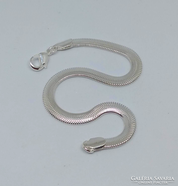 925-s jelölésű ezüstözött kígyó karkötő