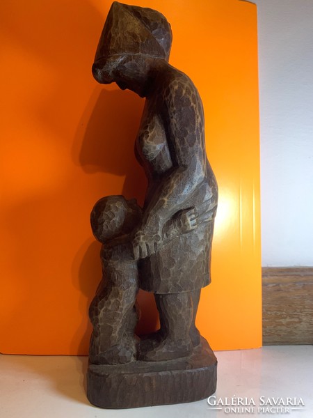 Mother and child carved wooden statue, 26 cm high