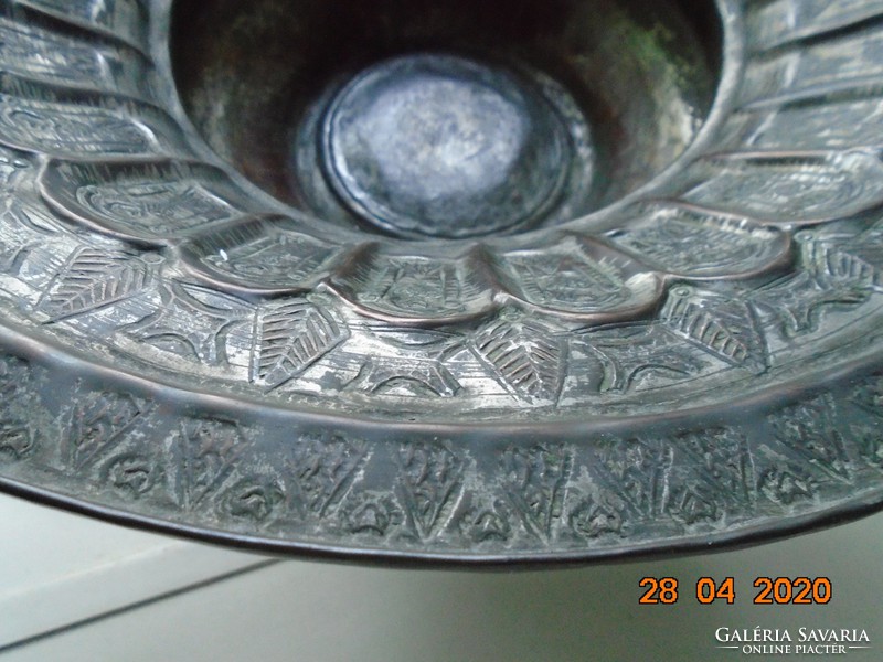 Antique spectacular Ottoman répoussé tinned base copper deep bowl