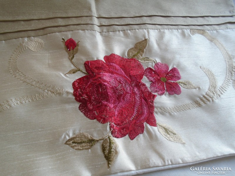 2 pcs. New English dunelm pillowcase. 75 X 50 cm.
