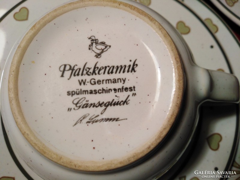 190 Palatzkeramik breakfast set with goose pattern in one. (2500 ft per set)