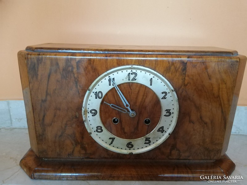 Antique art deco bauhaus 1/2 knocker dresser clock cabinet clock with beautiful veneer