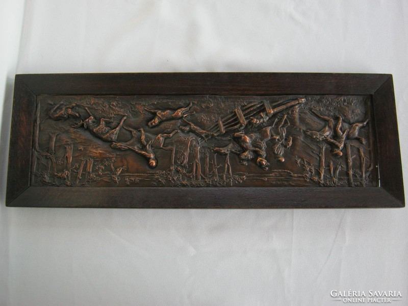Szignált régi galvanoplasztika bronz vagy réz dombor fali kép főúri vadászat  vadászjelenetes