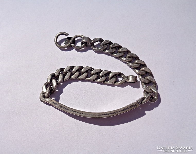 Interesting staple, 19.7 cm. Long, 9 mm. Wide bracelet