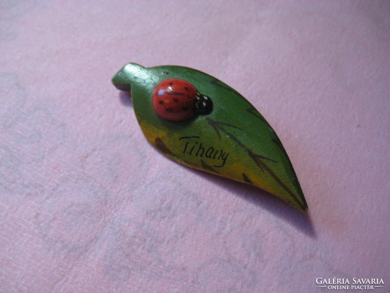 Tihany memorial badge, painted wood, from the 60s, 5.2 cm