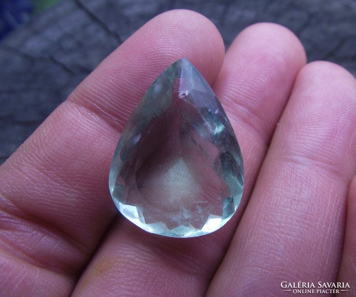 Beautiful 35.7 kt faceted drop of fluorite, mineral
