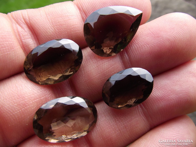 Faceted smoky quartz 10 kt jewel stones, mineral