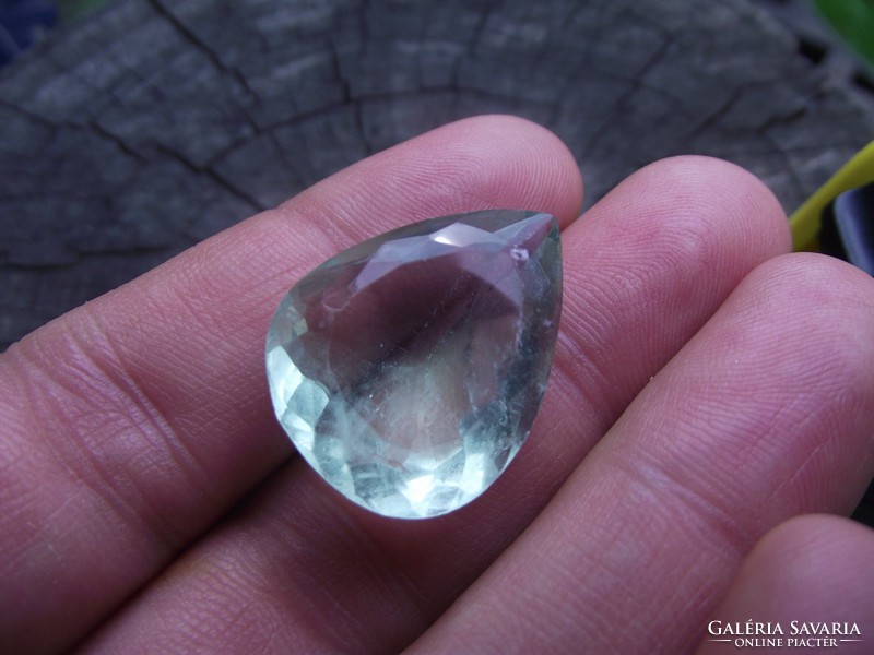 Beautiful 35.7 kt faceted drop of fluorite, mineral