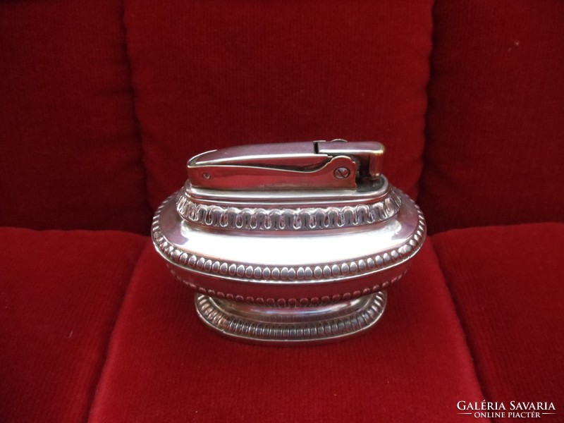 Silver Plated Ronson Queen Anne Table Lighter