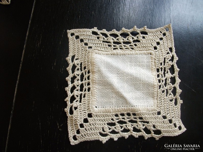 Inlaid lace tablecloth 12x12 cm