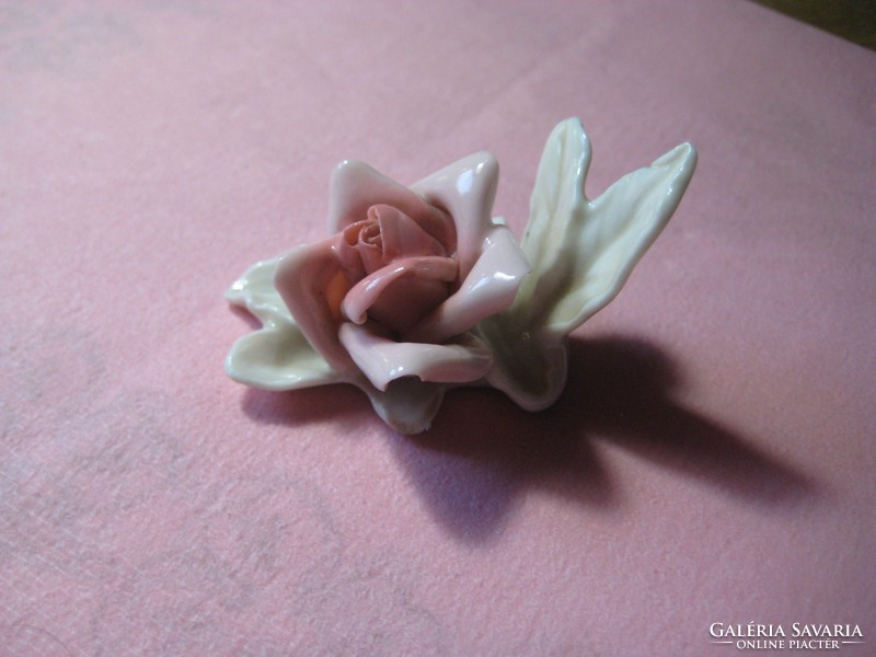 Ens. Beautiful porcelain rose 6 cm
