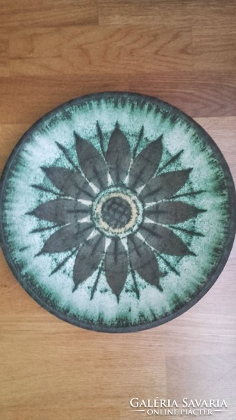 Ágoston Simó plate with a geometric pattern