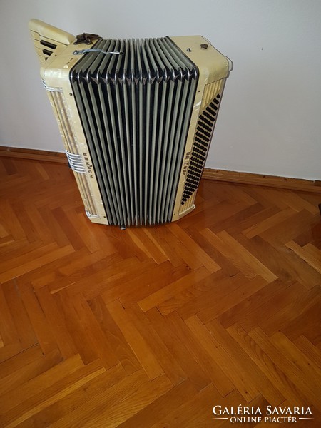 Hohner verdi iii.B tango accordion