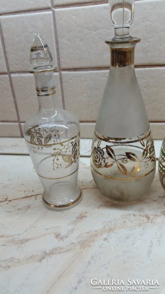 Retro aranyszegélyes, festett üveg dugóval, likőrös üveg ,  díszüveg eladó!