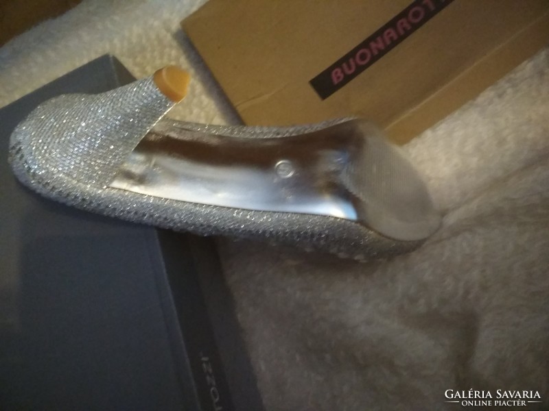 Wedding casual shoes size 41, worn once, on sale until June 8