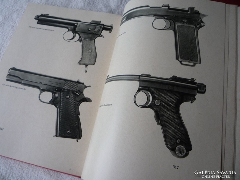 Lugs: handguns.