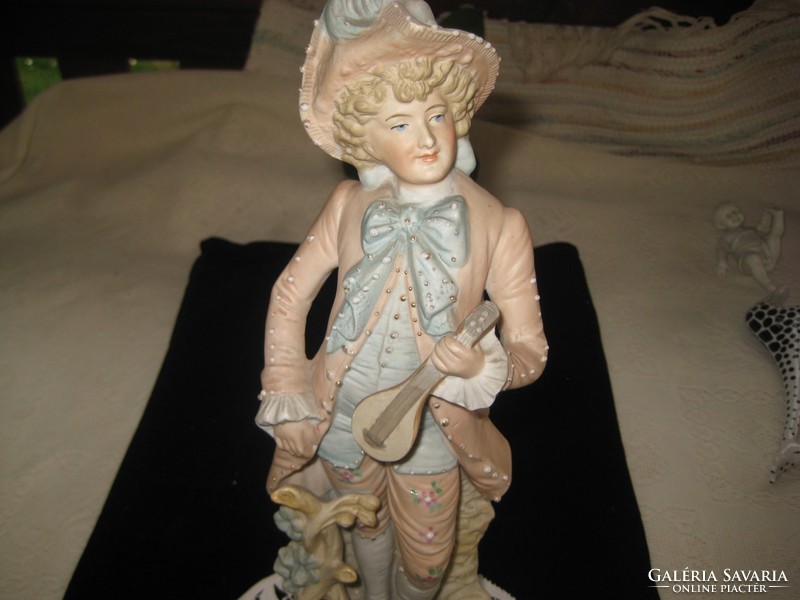 Monarchy era, Viennese, very meticulously crafted, porcelain figure number 3341 and 33cm.