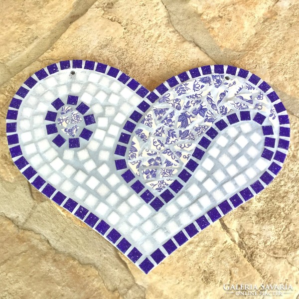 Szív alakú kék fehér Mediterrán hangulatú üveg mozaik falidísz falikép