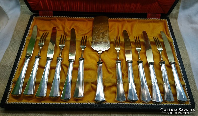 Early 1900s 13 dbos 800 fineness silver handle cake set.