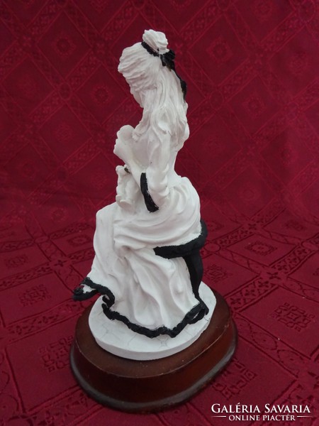 Lilac Seller figurális szobor, csecsemőt tartó hölgy, 18 cm magas. Vanneki!