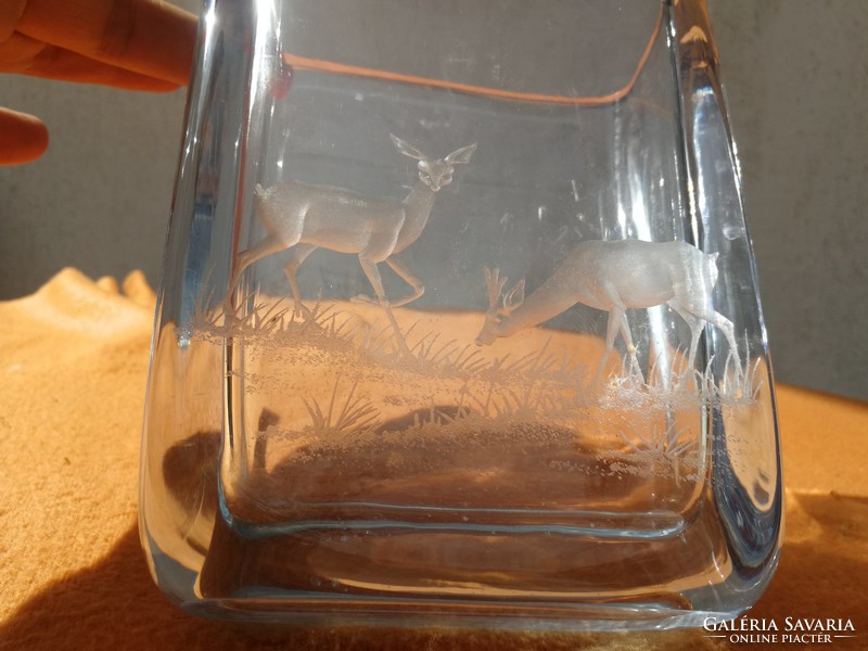 Signed. Art deco signed glass, crystal vase, deer! A thickly peeled, polished masterpiece. Extra piece.