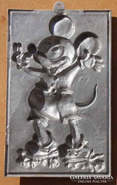 Walt Disney figura: Mikiegér