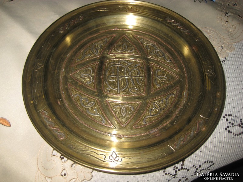 Oriental decorative plate, yellow copper, with red copper inlays, very nice goldsmith work, 236 mm