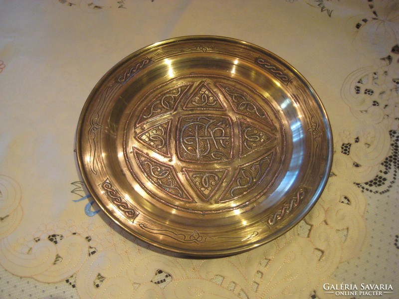 Oriental decorative plate, yellow copper, with red copper inlays, very nice goldsmith work, 236 mm